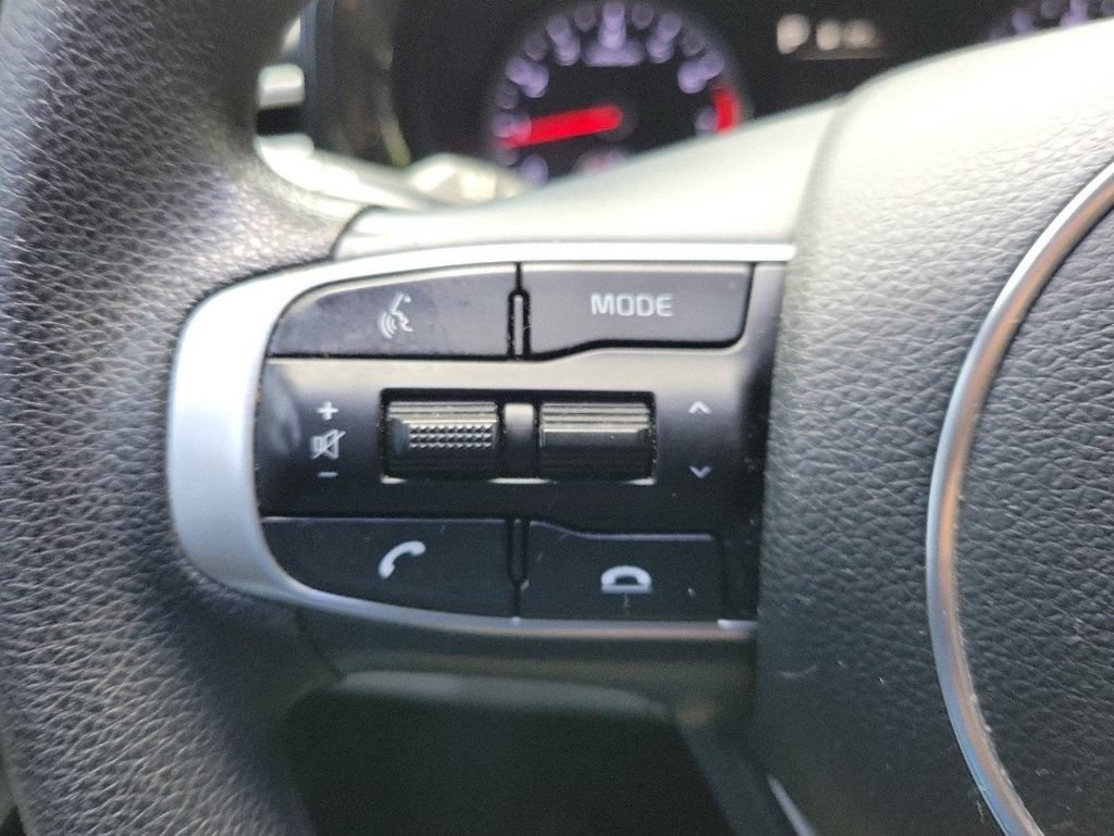 Used 2022 Kia K5 LXS FWD image 18