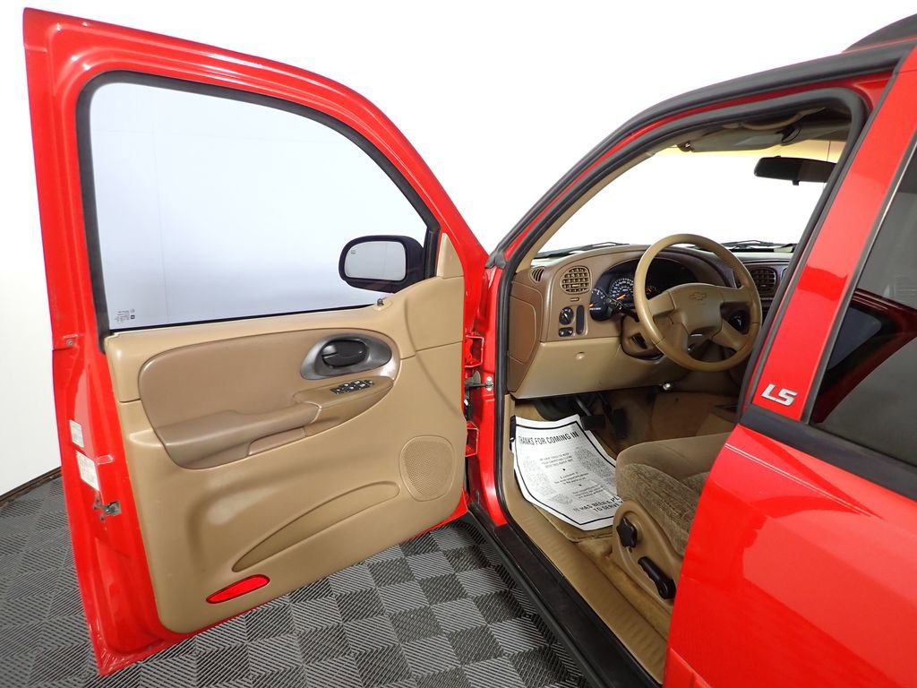 Used 2002 Chevrolet TrailBlazer LS w/ Preferred Equipment Group image 15