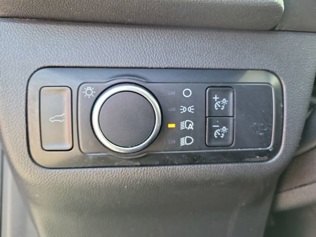 Used 2024 Ford Escape ST-Line w/ Cold Weather Package FWD image 21