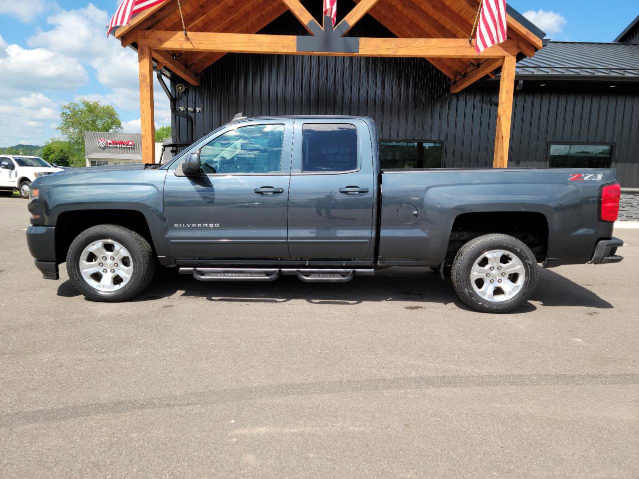 Used 2018 Chevrolet Silverado 1500 LT w/ All Star Edition AWD/4WD image 19
