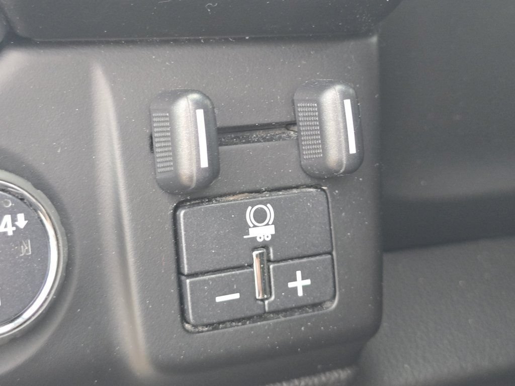 Used 2019 Chevrolet Tahoe LS w/ Max Trailering Package AWD/4WD image 9
