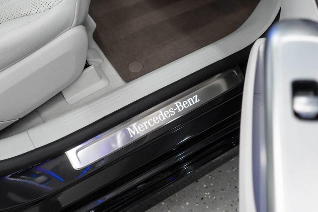 Used 2023 Mercedes-Benz EQE 500 4MATIC Sedan image 15