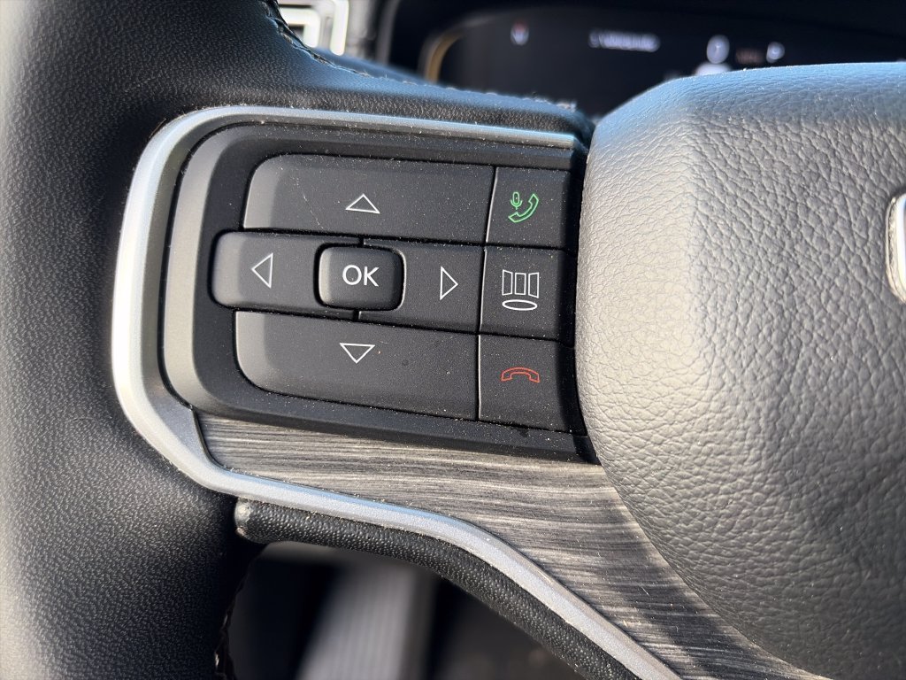 Used 2024 Jeep Wagoneer Series II w/ Flexible Seating Group RWD image 9