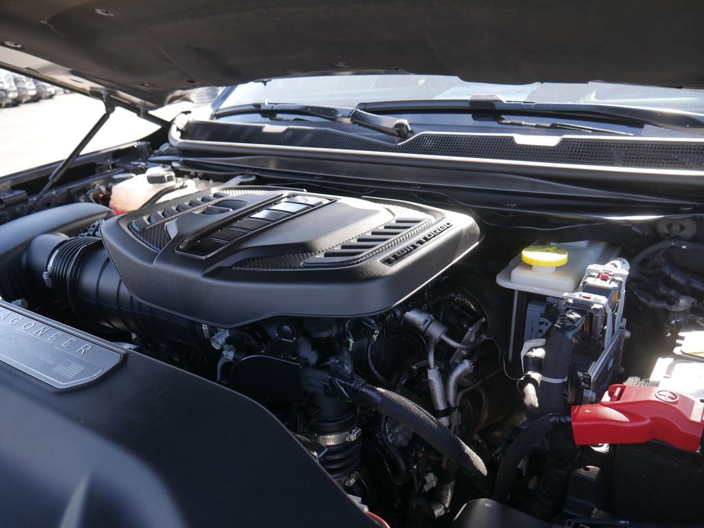 Certified 2024 Jeep Wagoneer L Series III w/ Flexible Seating Group image 14