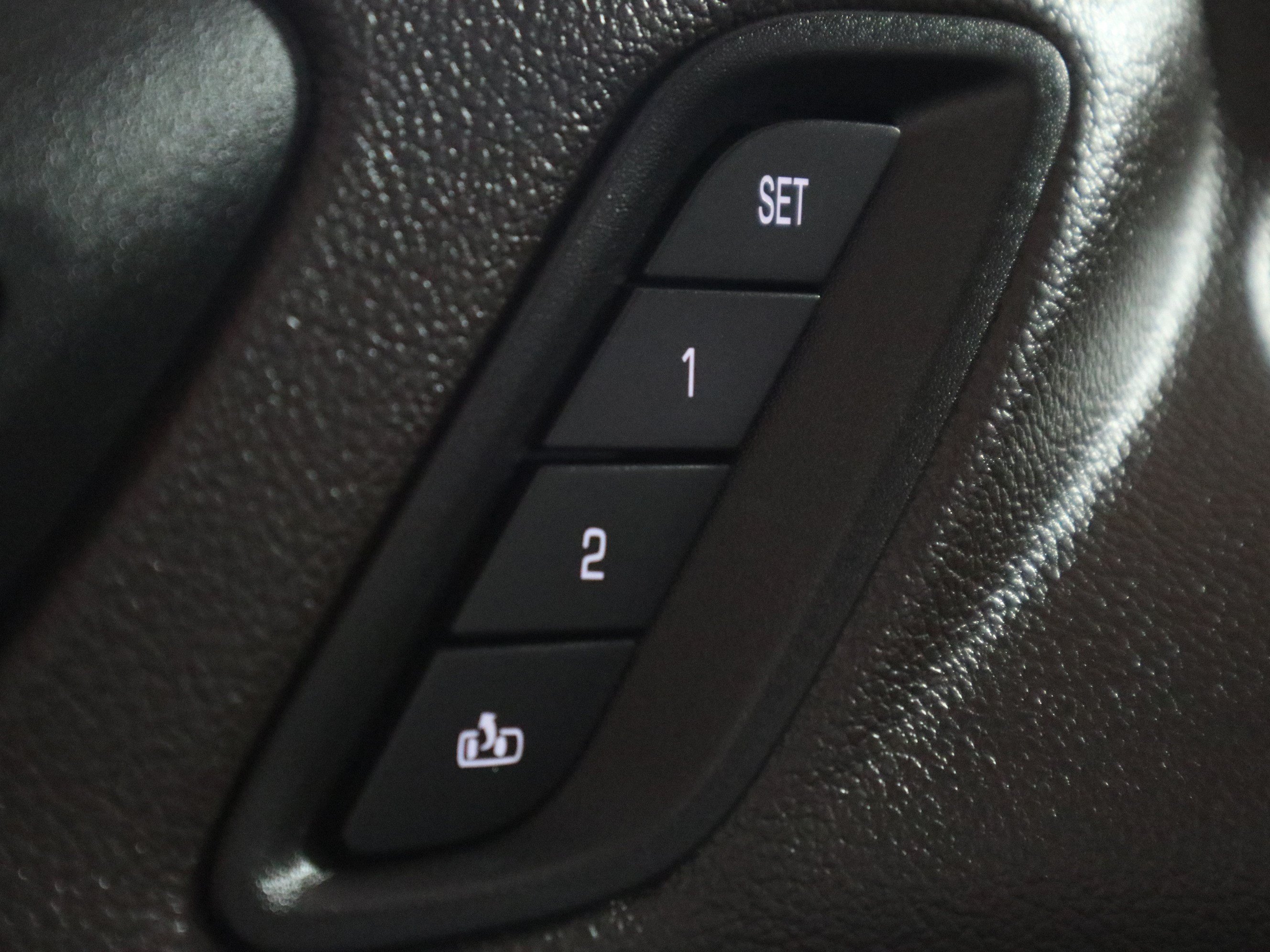 Used 2023 GMC Acadia SLT w/ Technology Package FWD image 35
