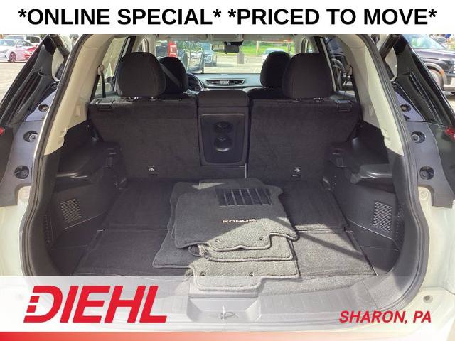 Used 2019 Nissan Rogue SV w/ Premium Package FWD image 22