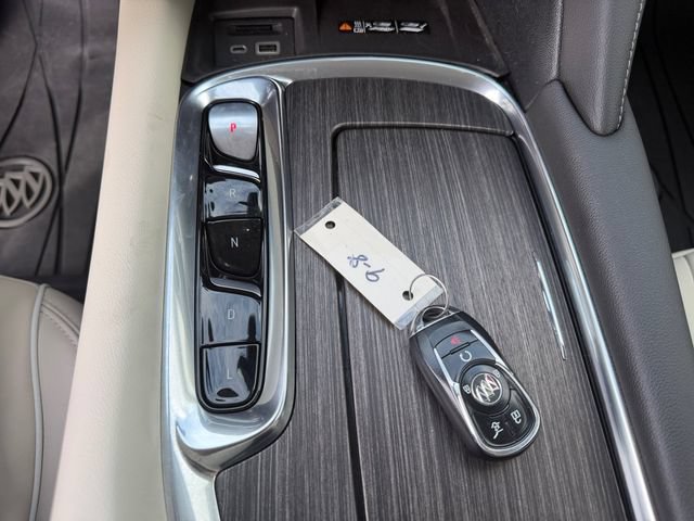 Used 2024 Buick Enclave Avenir w/ Avenir Technology Package AWD/4WD image 31
