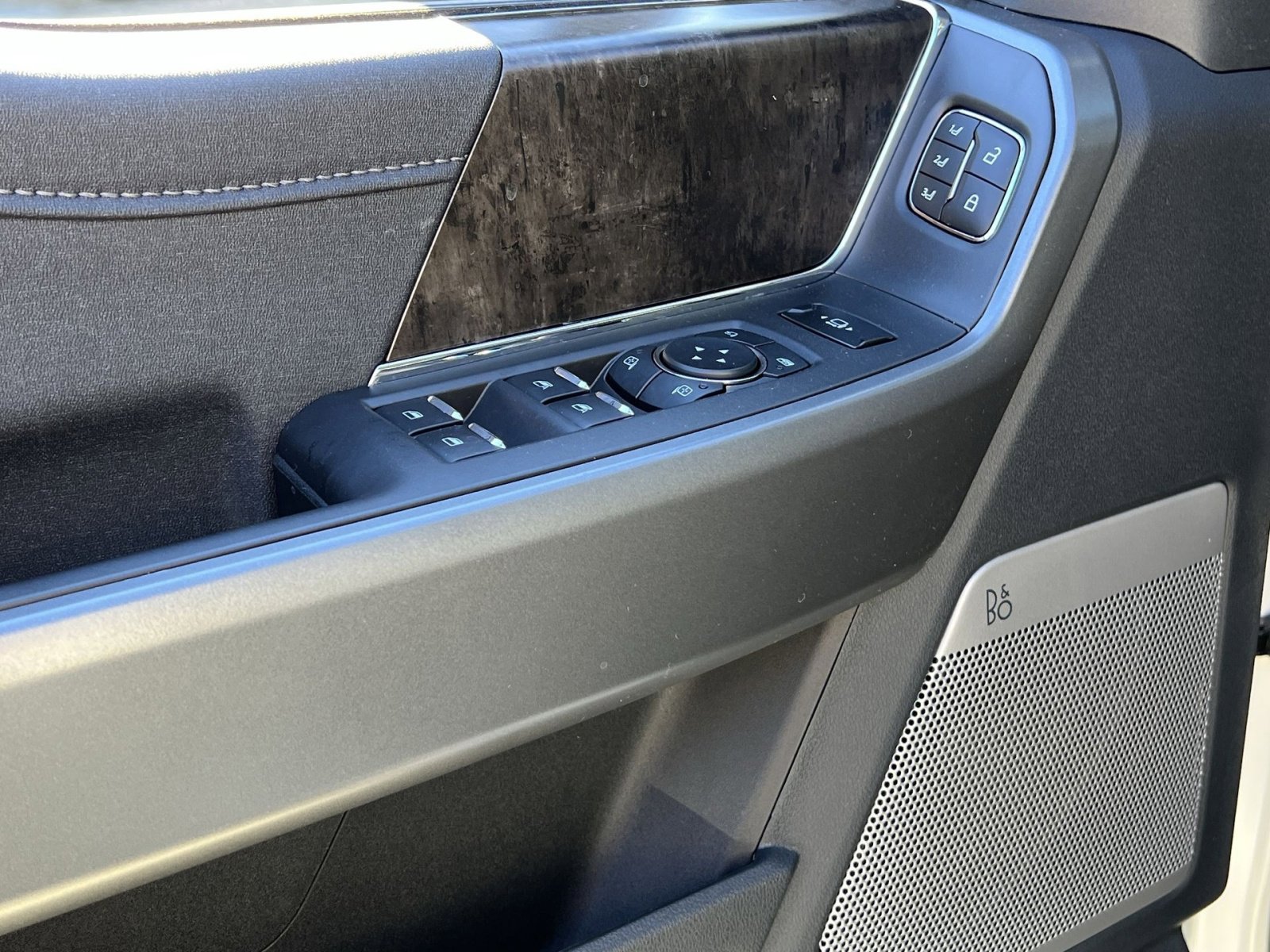 New 2026 Ford F250 Lariat w/ FX4 Off-Road Package image 15