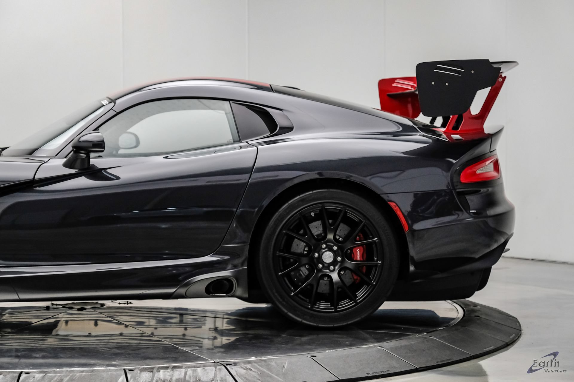 Used 2017 Dodge Viper ACR w/ Extreme Aero Package RWD image 11