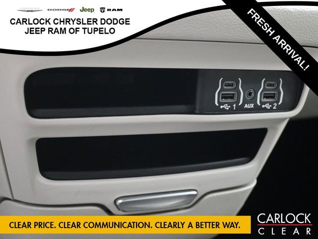 Used 2021 Chrysler Pacifica Touring-L image 24