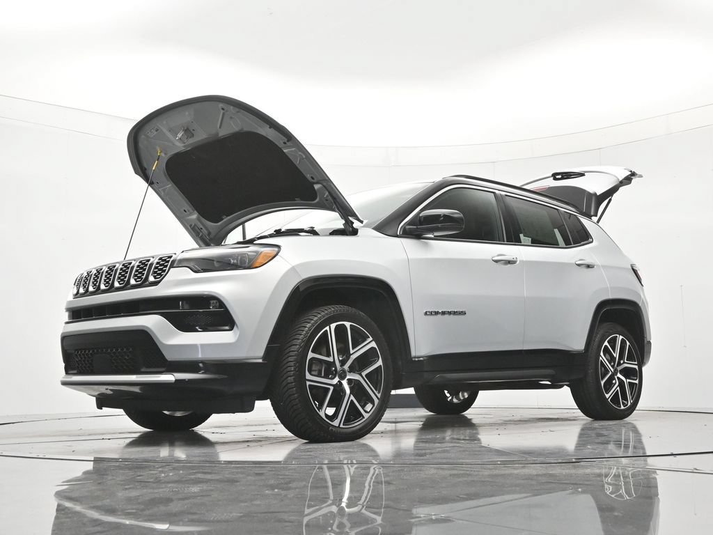 Used 2025 Jeep Compass Limited w/ Elite Group AWD/4WD image 50
