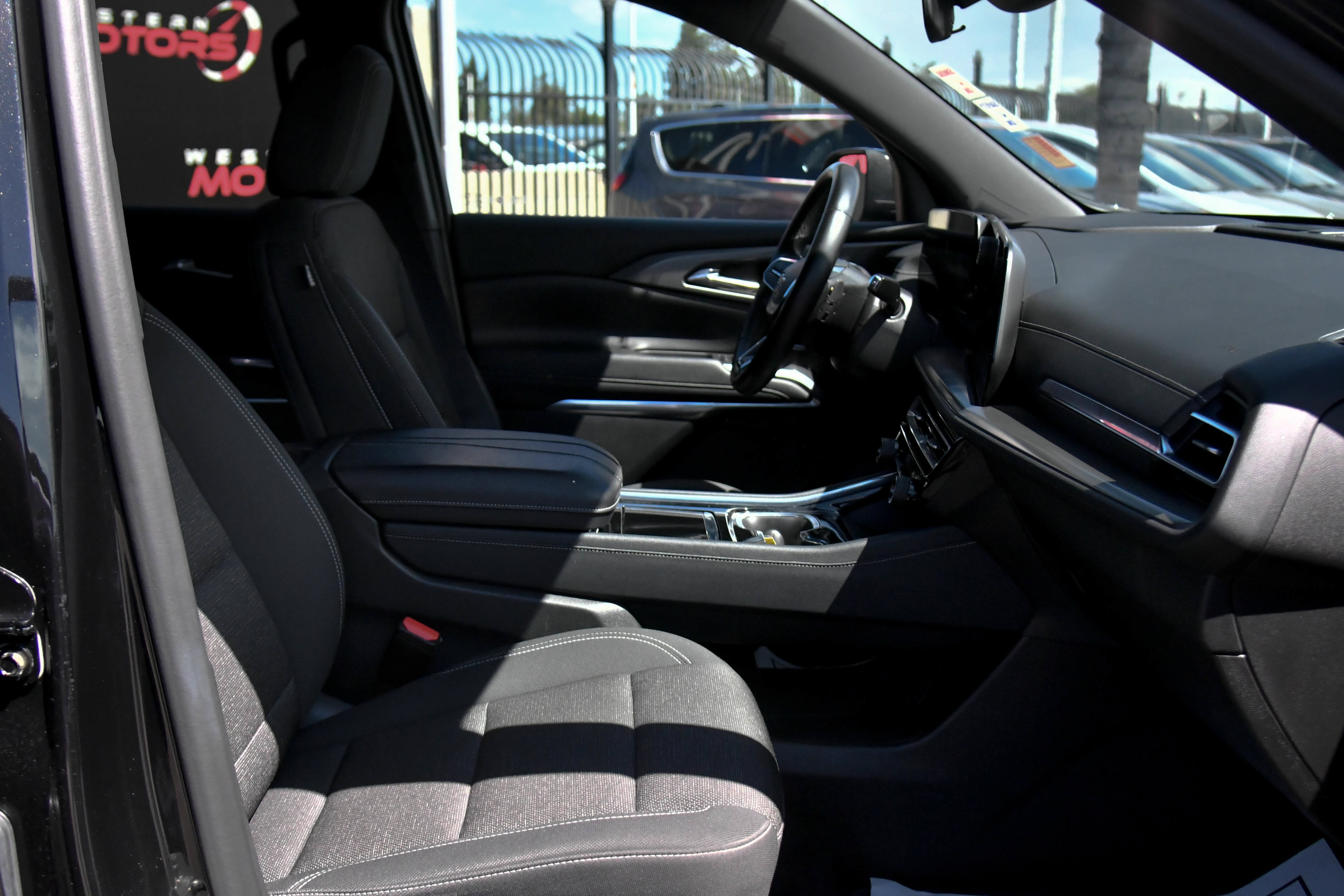 Used 2024 Chevrolet Traverse LT FWD image 56