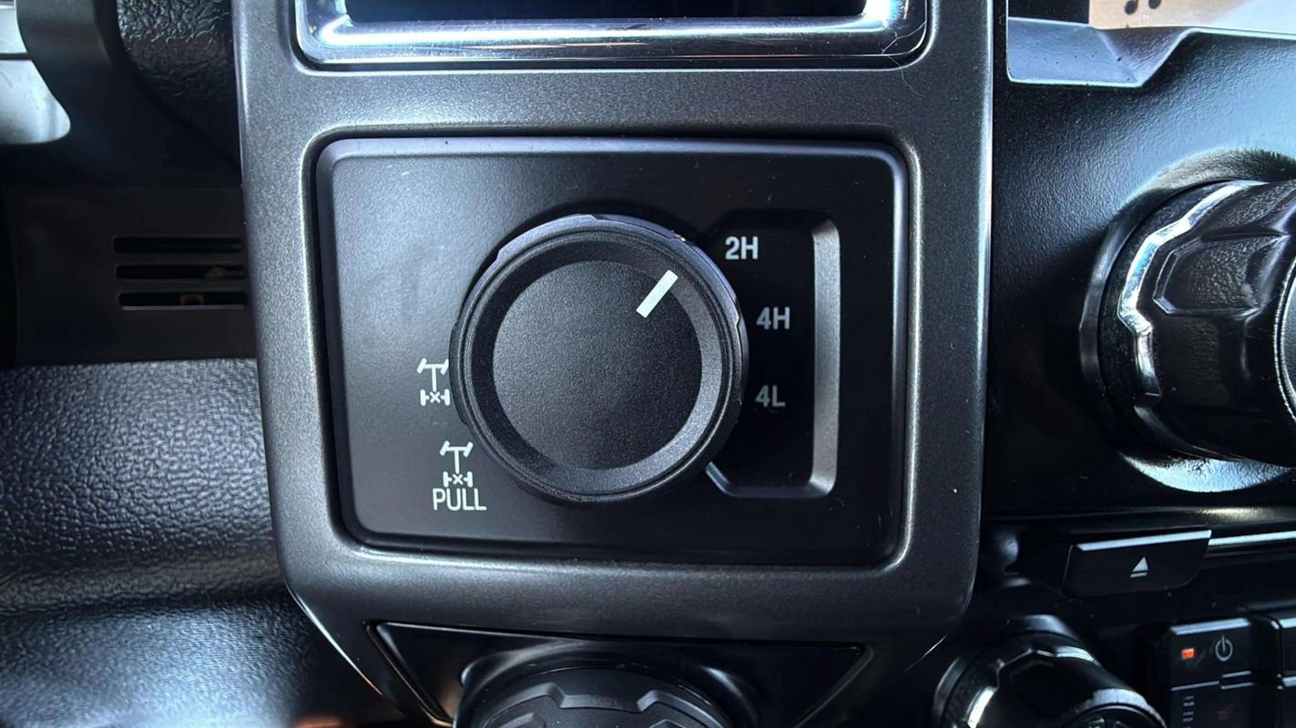 Used 2016 Ford F150 XLT w/ Equipment Group 302A Luxury AWD/4WD image 13