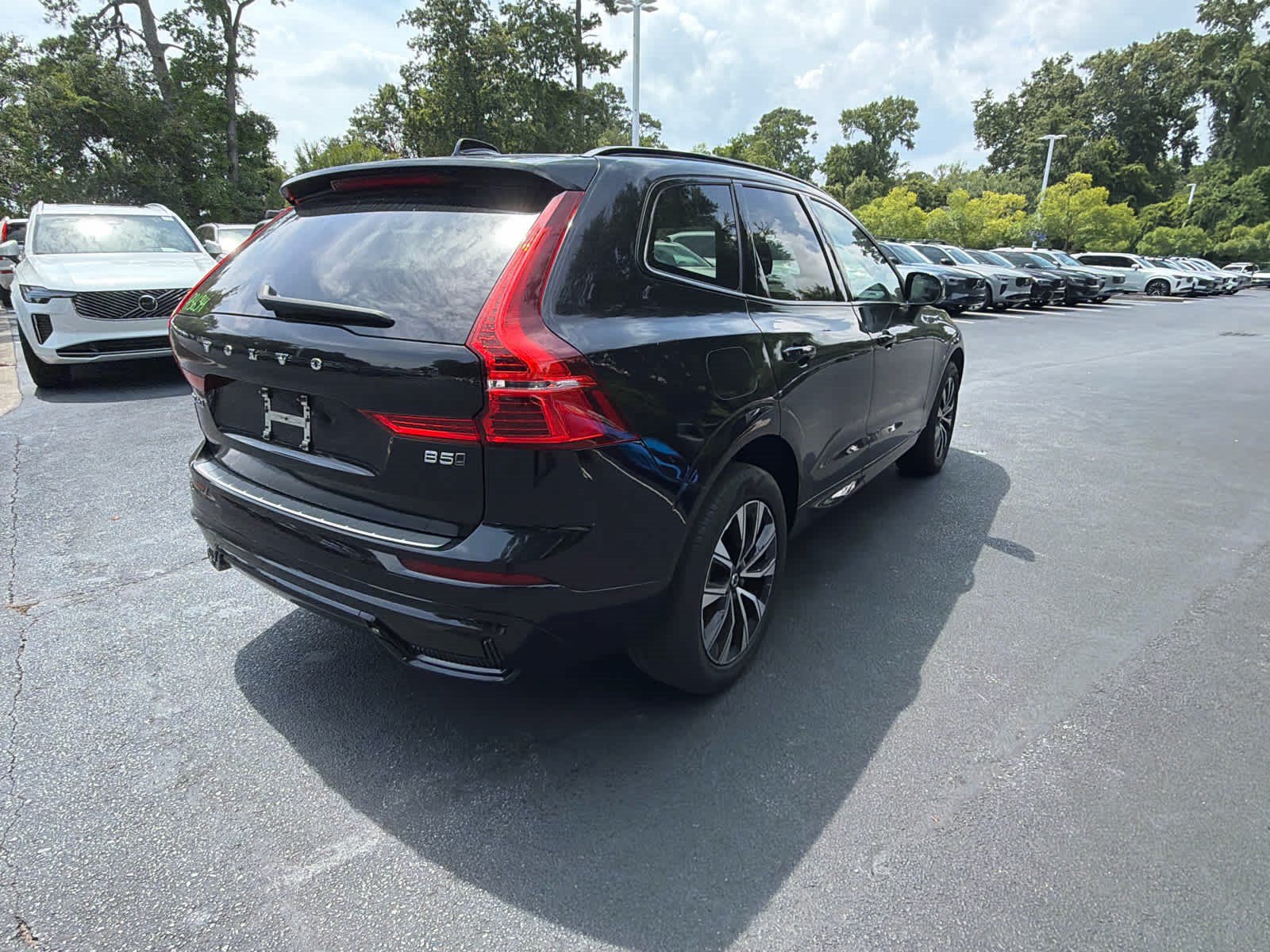 Used 2024 Volvo XC60 B5 Plus w/ Protection Package Premier AWD/4WD image 13