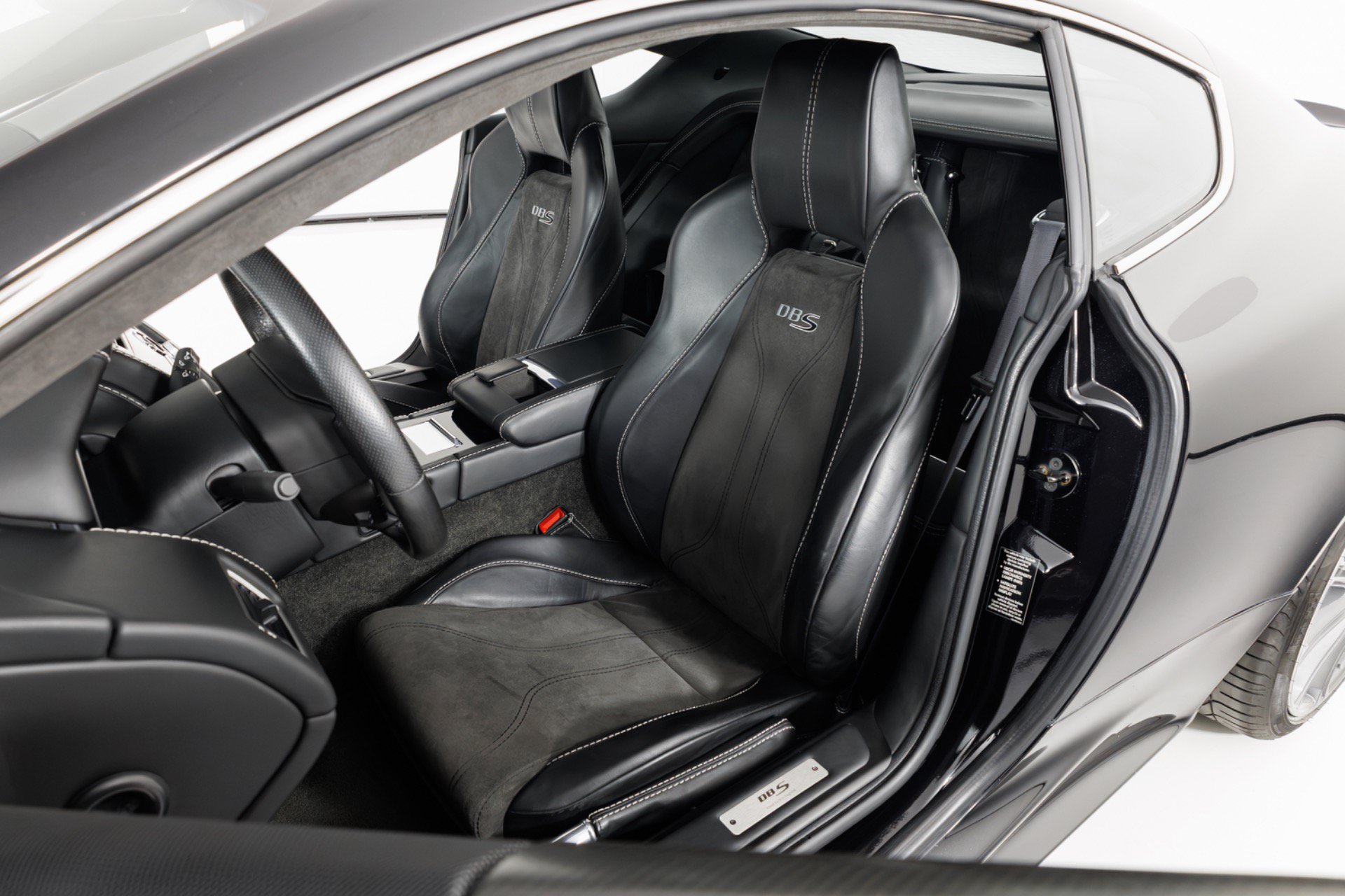 Used 2009 Aston Martin DBS Coupe RWD image 15