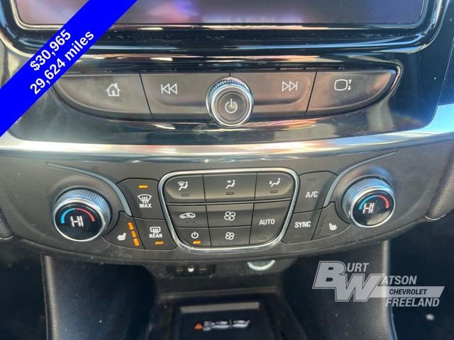 Used 2023 Chevrolet Traverse LT image 16