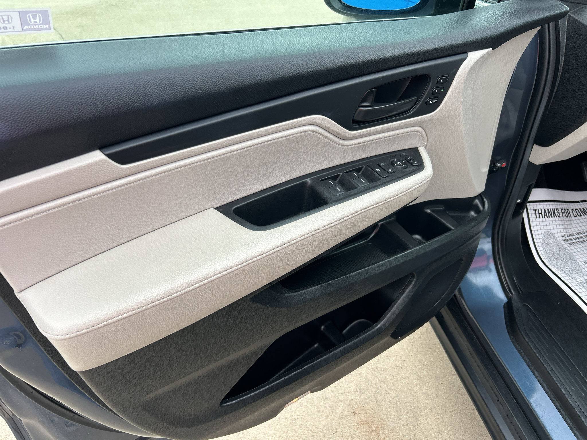 Used 2025 Honda Odyssey EX-L image 12