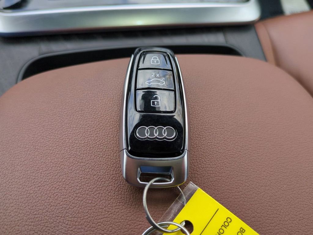 Used 2021 Audi Q7 2.0T Premium w/ Convenience Package AWD/4WD image 29