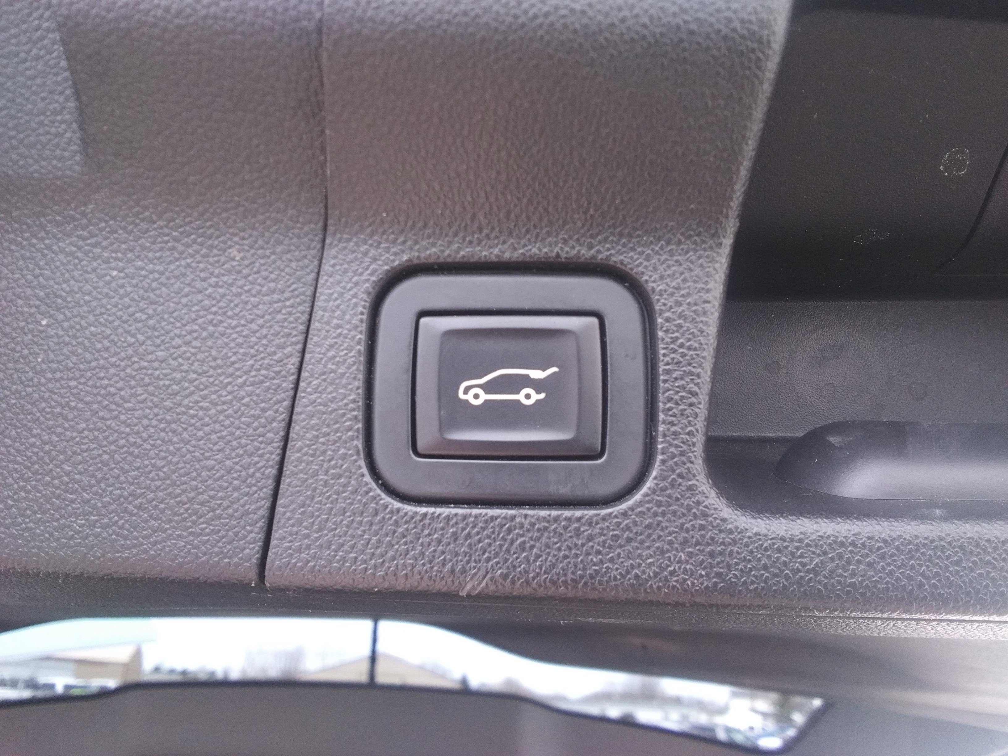 Used 2017 GMC Acadia Denali w/ Technology Package image 9