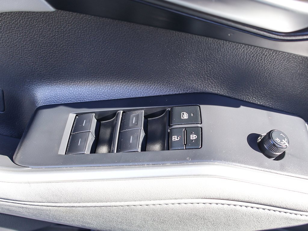 Used 2023 Toyota Highlander XLE image 41