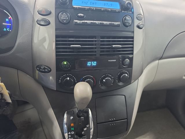 Used 2007 Toyota Sienna LE w/ LE Pkg 2 FWD image 14