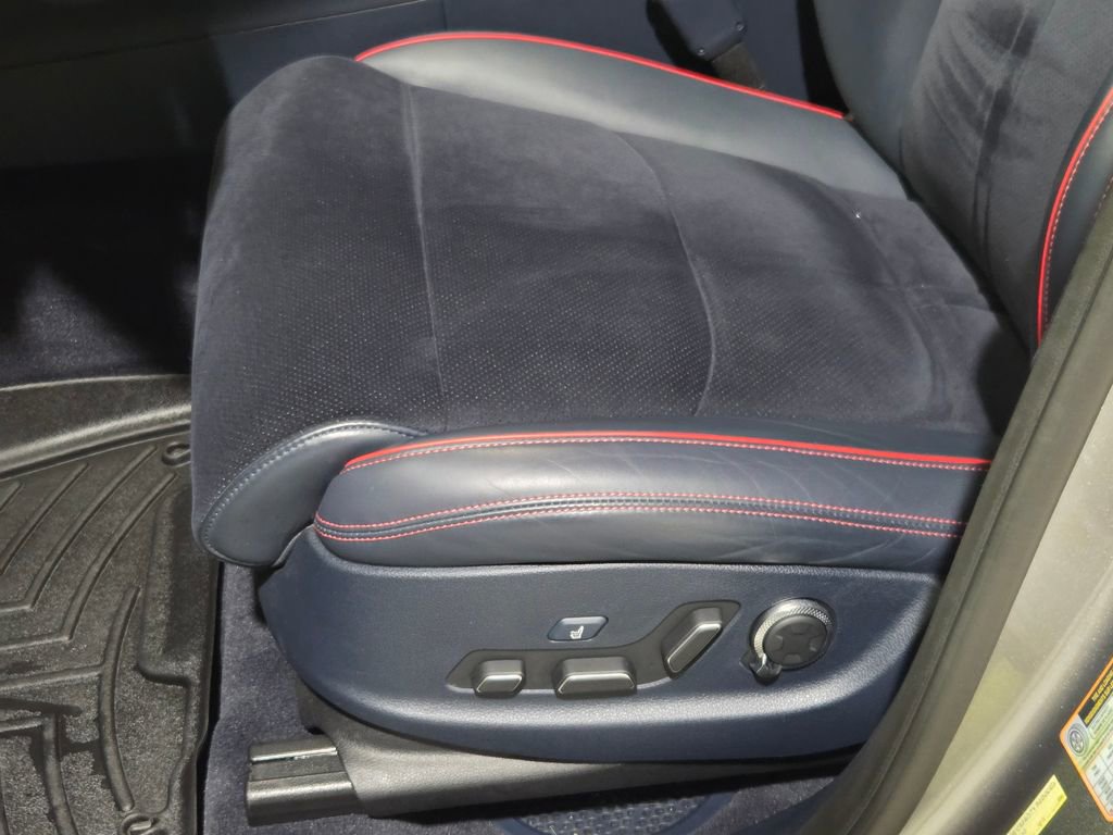 Used 2022 Genesis GV70 3.5T Sport w/ Sport Prestige Package AWD/4WD image 12
