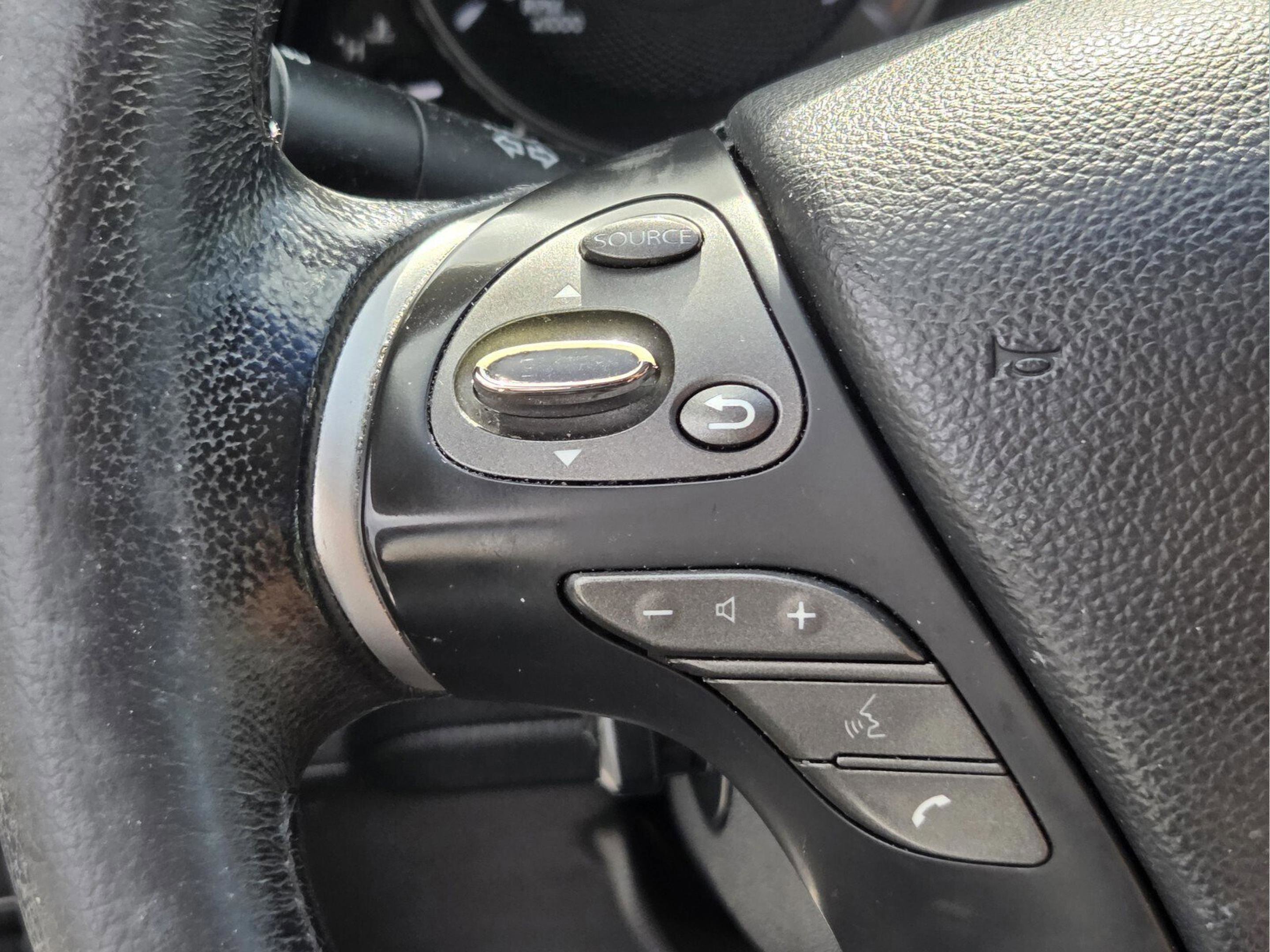 Used 2012 INFINITI M37 w/ Premium Pkg RWD image 25