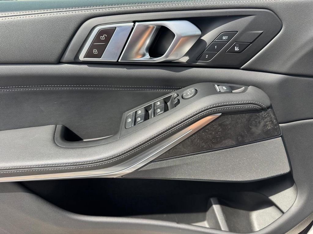 Used 2024 BMW X5 xDrive40i w/ Premium Package AWD/4WD image 21