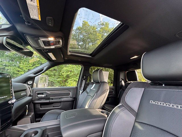 New 2026 RAM 2500 Laramie AWD/4WD image 23