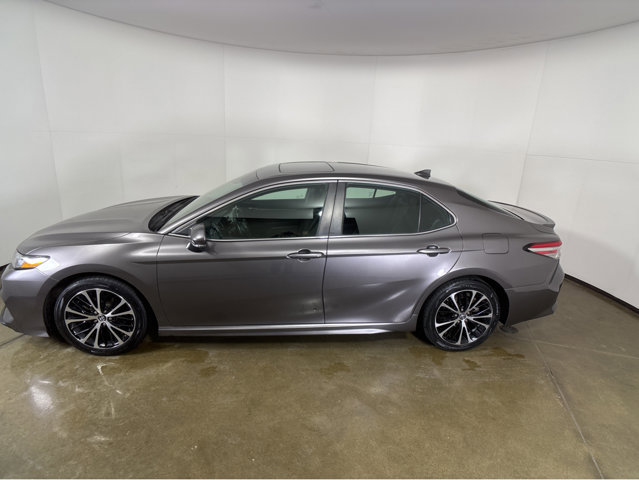 Used 2018 Toyota Camry SE image 17