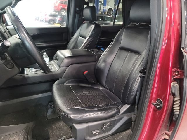 Used 2019 Ford Expedition XLT w/ Equipment Group 202A AWD/4WD image 9
