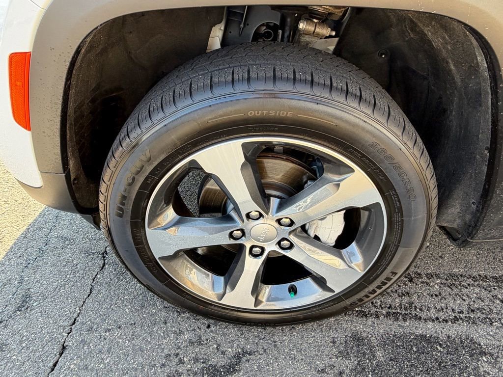 Used 2023 Jeep Grand Cherokee Limited image 12