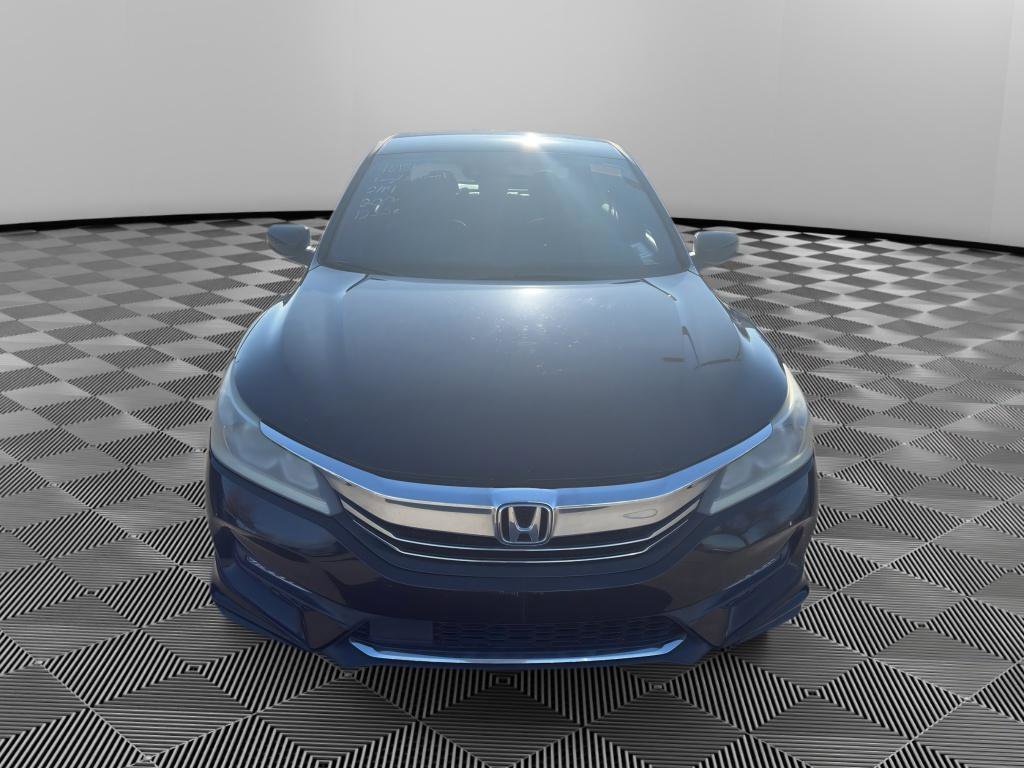 Used 2017 Honda Accord Sport image 2