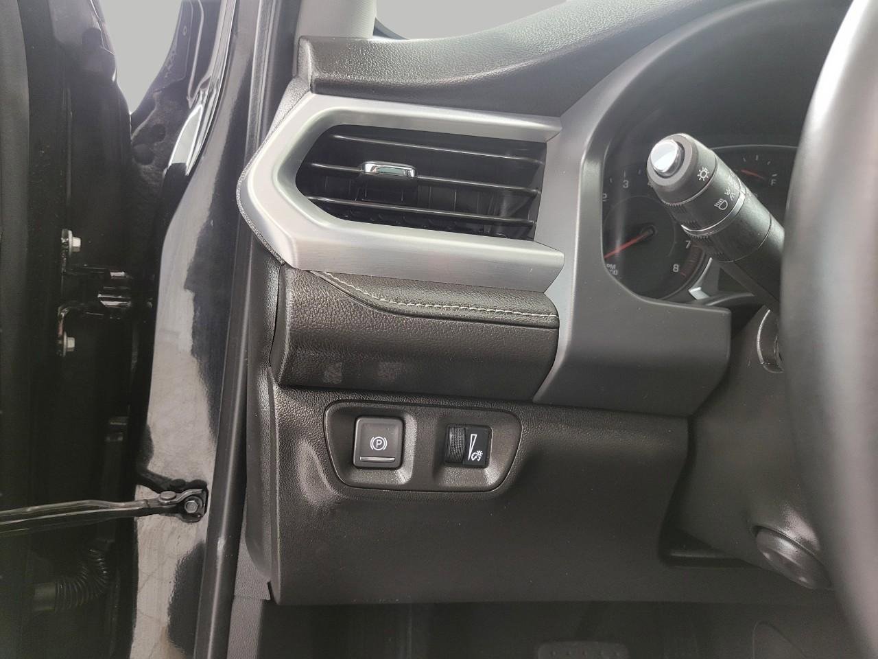 Used 2023 GMC Acadia SLT w/ Elevation Edition image 10