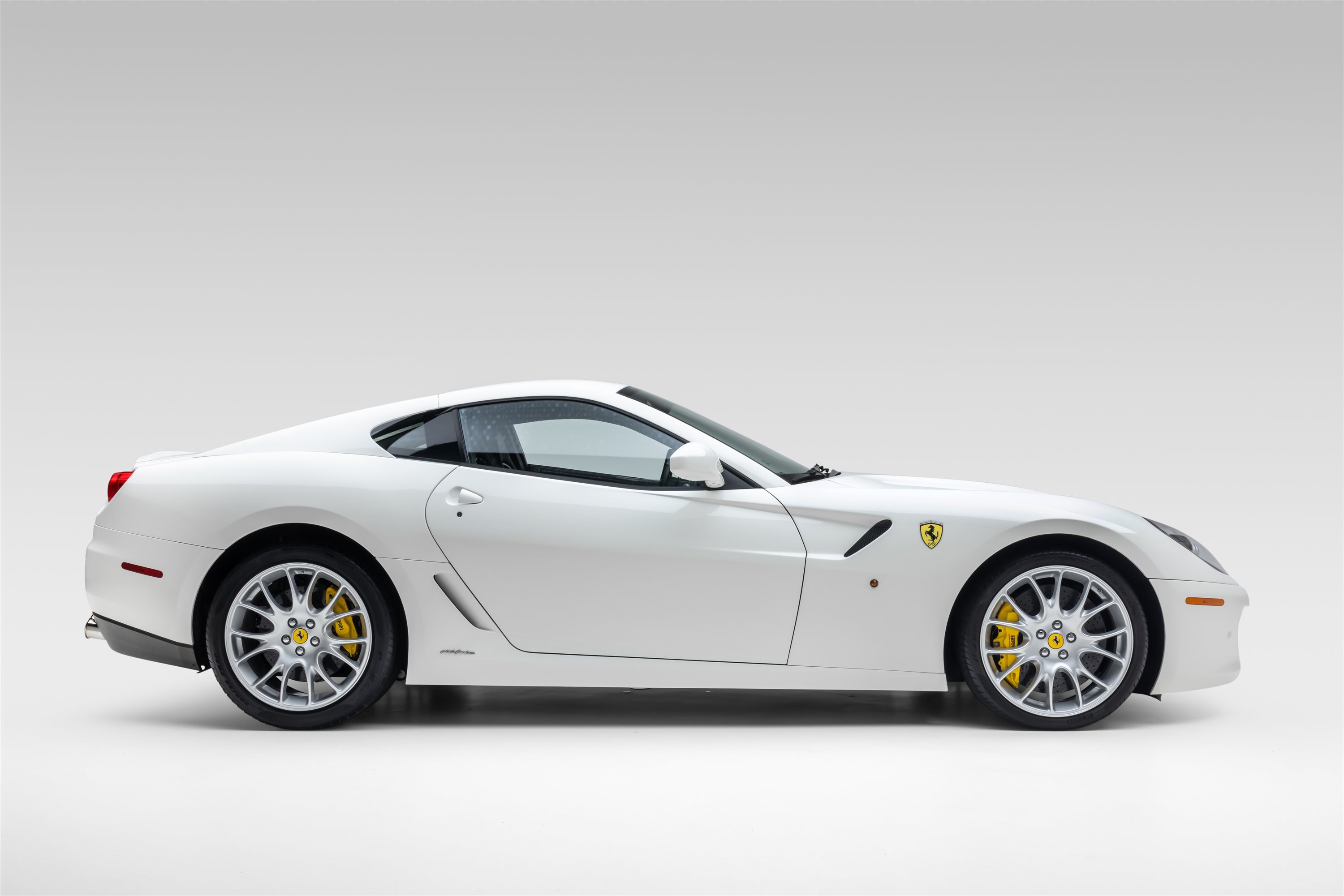 Certified 2010 Ferrari 599 GTB Fiorano RWD image 11