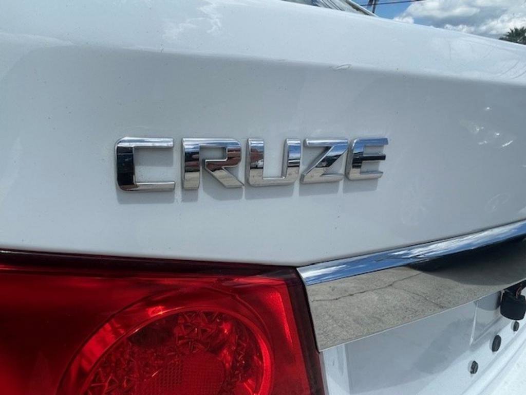 Used 2013 Chevrolet Cruze LT FWD image 6