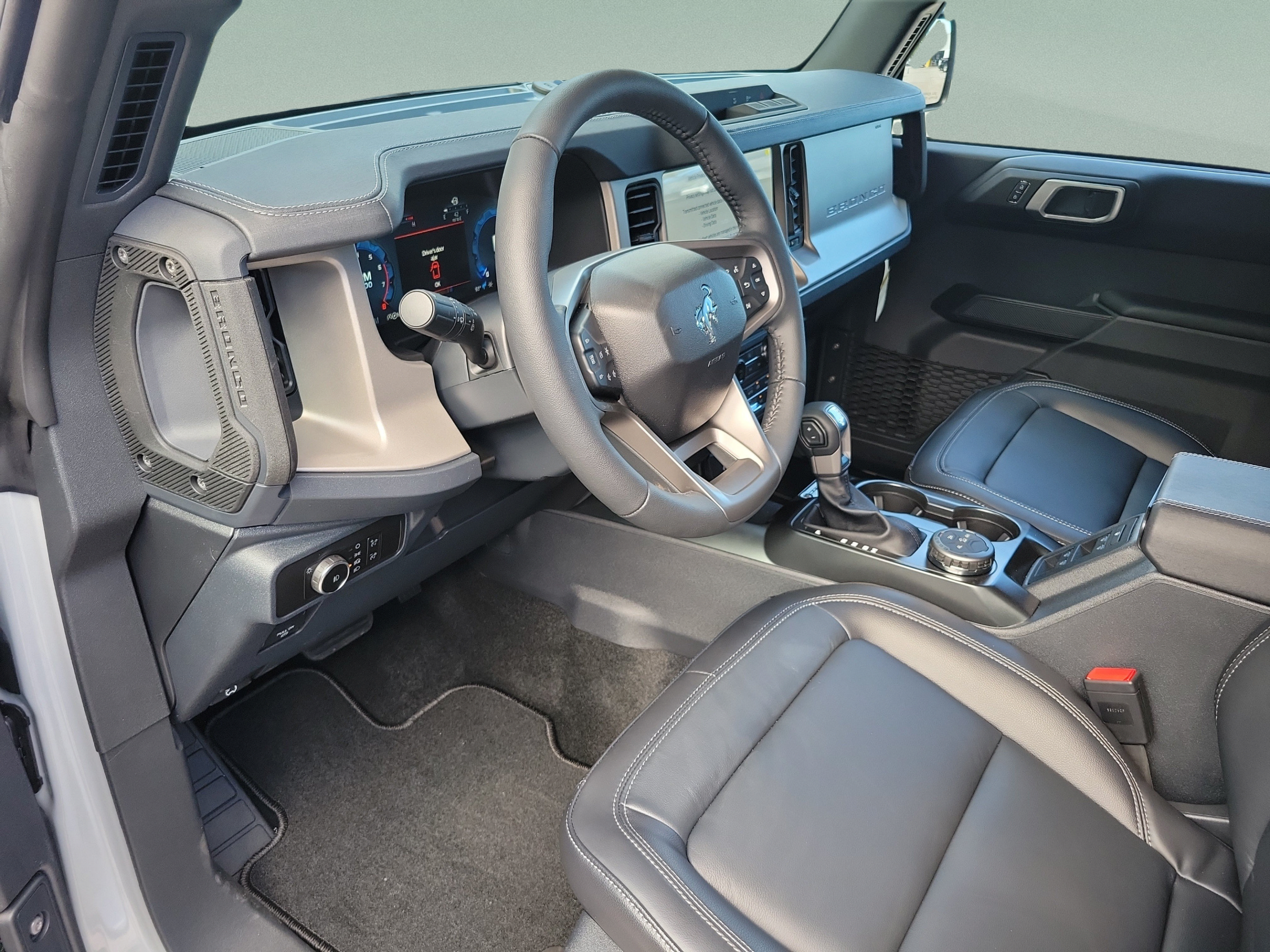 New 2026 Ford Bronco Outer Banks AWD/4WD image 8