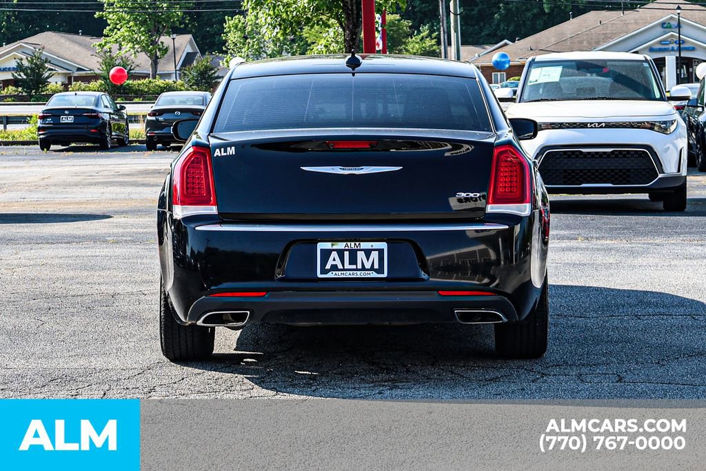 Used 2017 Chrysler 300 Limited RWD image 12