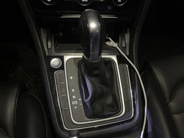 Used 2018 Volkswagen Golf SEL image 24