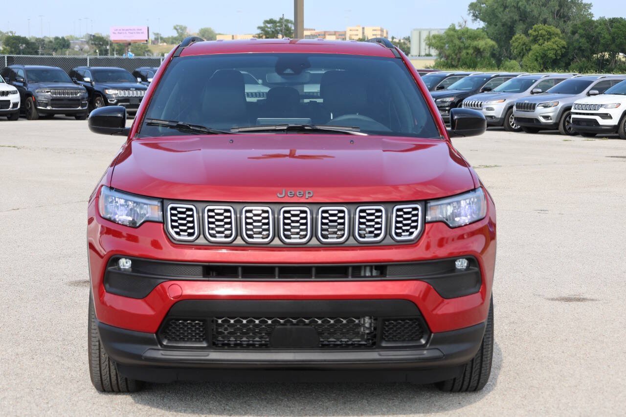Used 2026 Jeep Compass Latitude AWD/4WD image 5