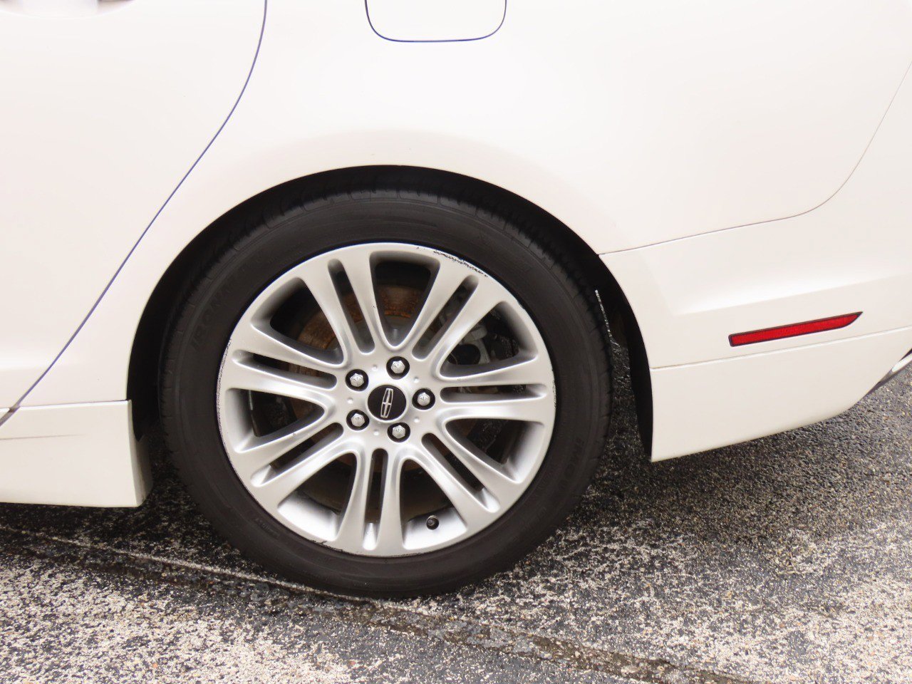 Used 2013 Lincoln MKZ Hybrid FWD image 16