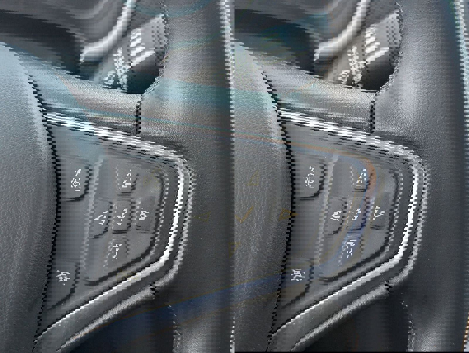 Used 2023 Chevrolet Malibu LT w/ Sport Edition image 25