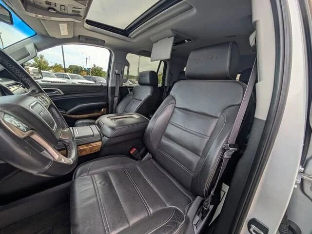 Used 2015 GMC Yukon Denali w/ Premium Package AWD/4WD image 31