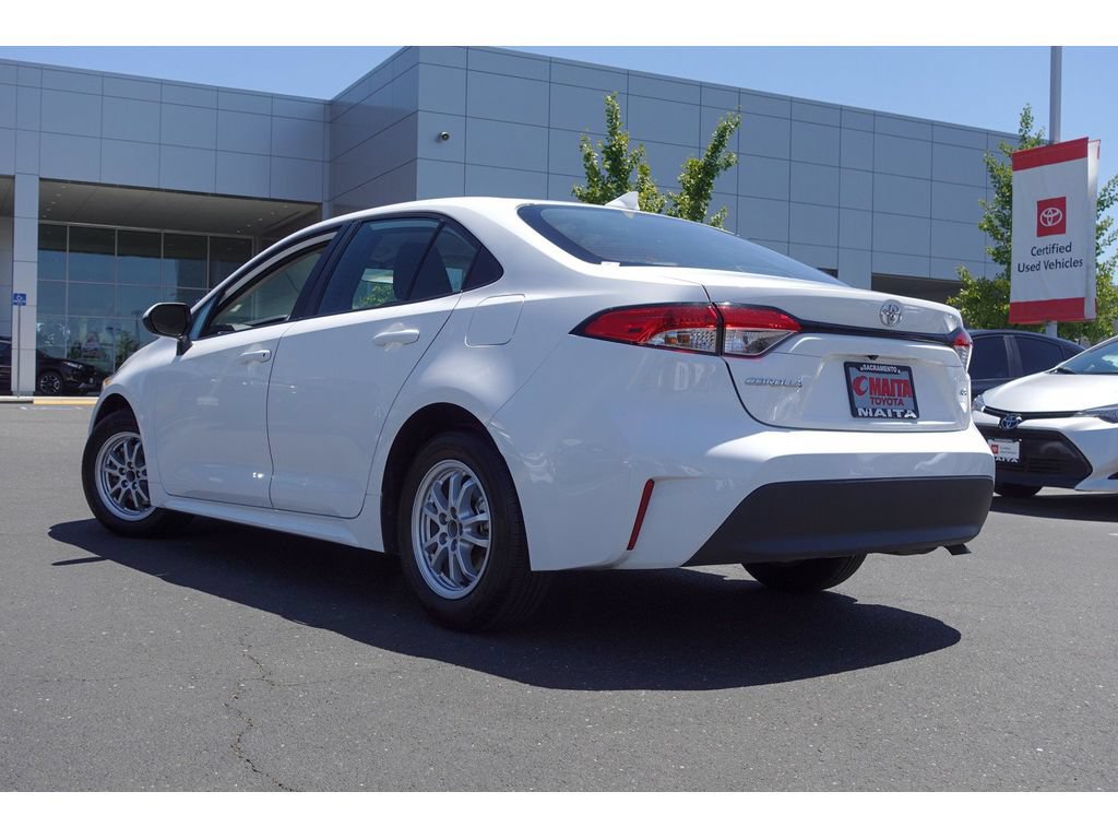 Used 2025 Toyota Corolla LE FWD image 8