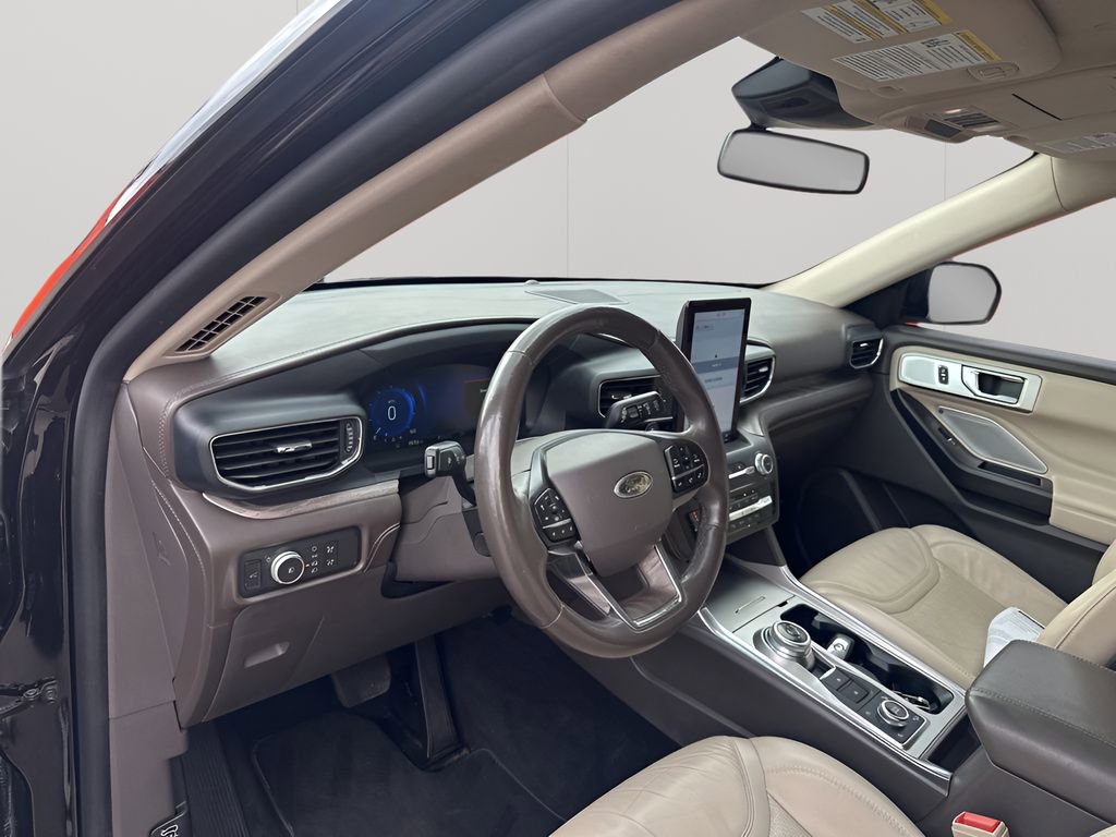 Used 2020 Ford Explorer Platinum w/ Premium Technology Package image 26