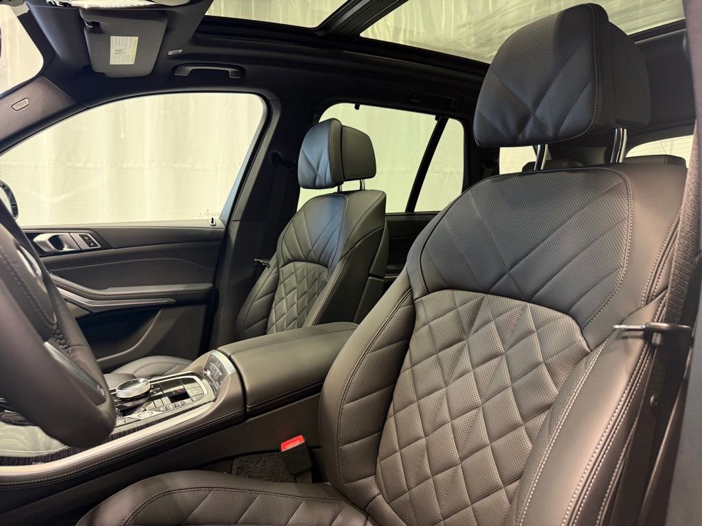 Used 2025 BMW X5 xDrive40i w/ Executive Package image 19