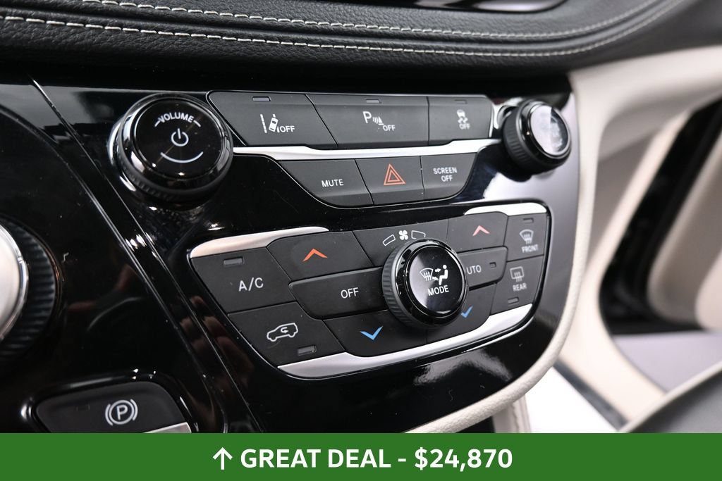 Used 2023 Chrysler Pacifica Limited FWD image 43