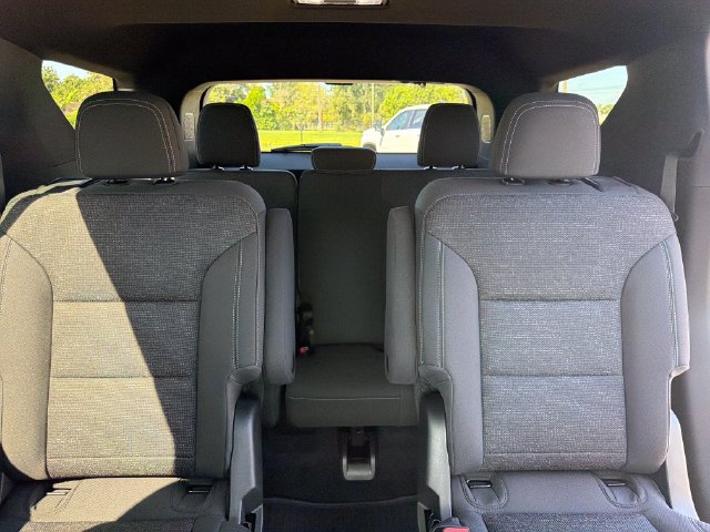 New 2027 Chevrolet Traverse LT w/ Sun and Wheel Package FWD image 21