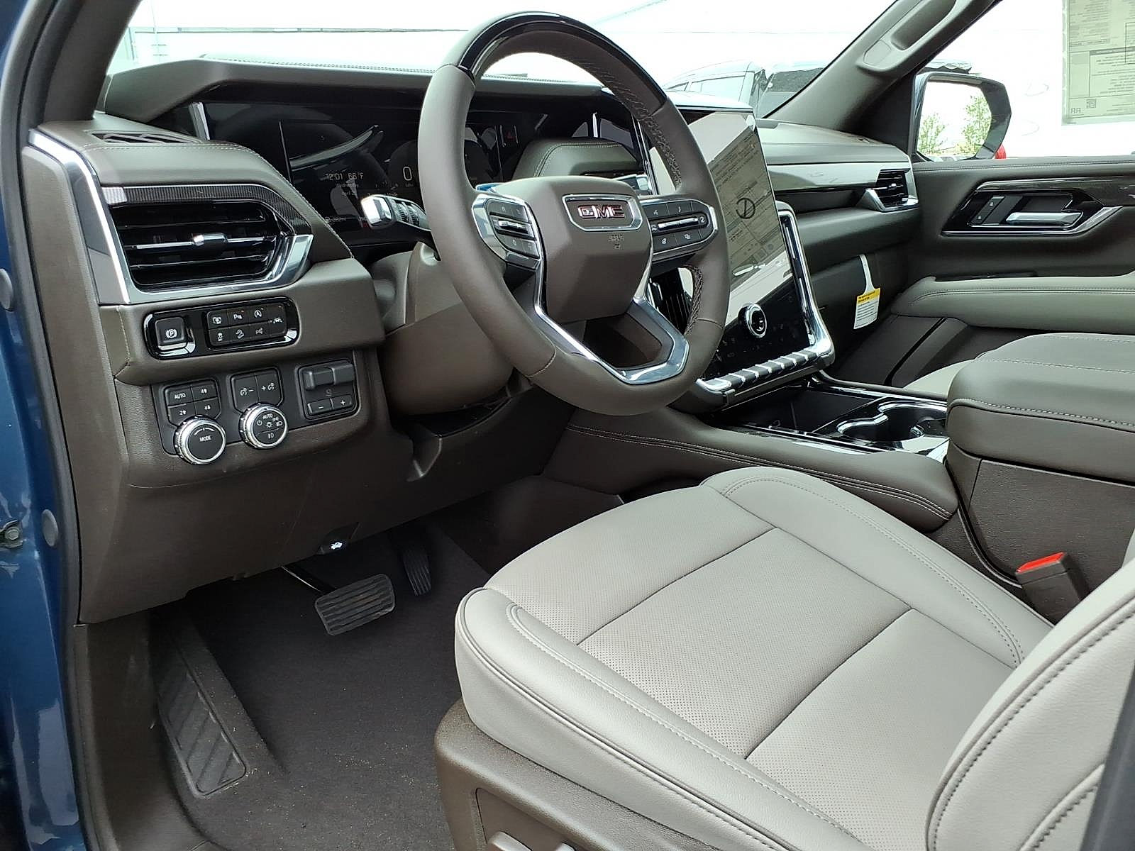 New 2026 GMC Yukon XL Elevation w/ Elevation Premium Package AWD/4WD image 14