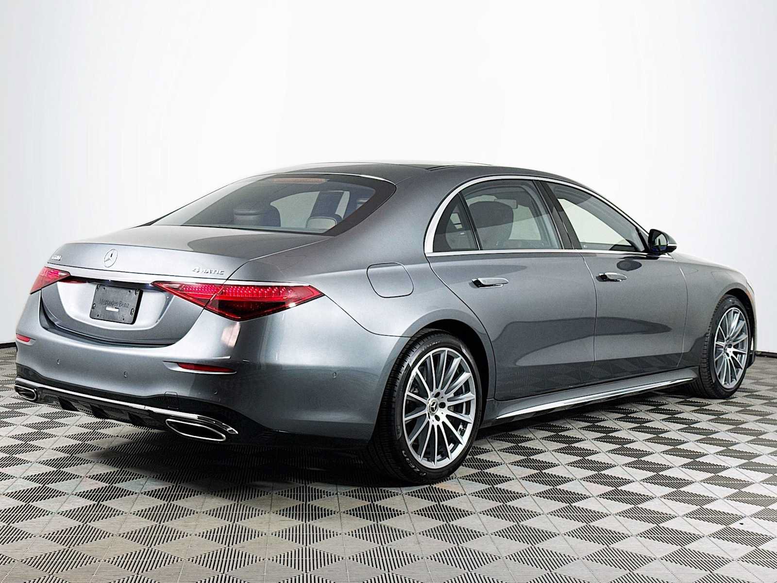 Used 2022 Mercedes-Benz S 580 4MATIC Sedan image 5